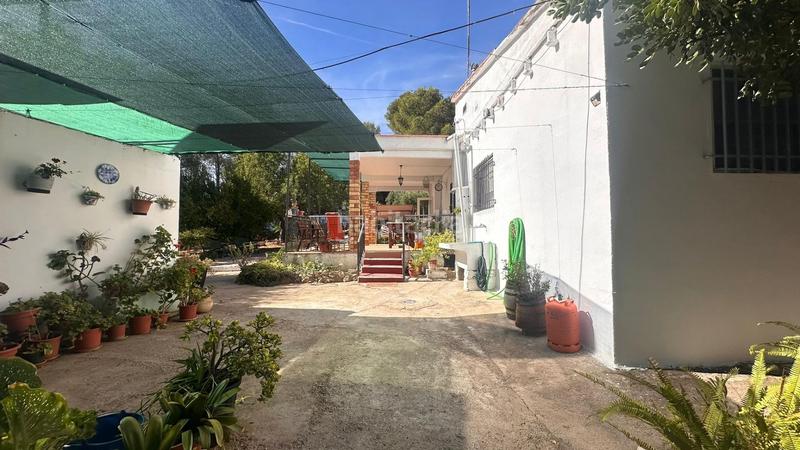 Foto 6245fd98-a232-4be0-9713-19760b5ca3b9. Xalet amb aparcament a Carlet