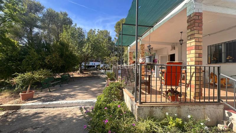 Foto 871e8868-bc1a-4933-8471-de610a37676f. Xalet amb aparcament a Carlet