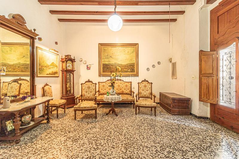 Foto f87bafb1-b52f-4fed-b548-da26db8ff6ea. Maison avec parking dans Manuel