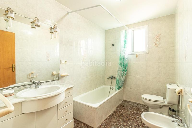 Foto ea1b311d-898d-4c9e-8ef8-d9c52d44fe5d. Chalet tu próximo hogar te espera en los lagos en Alginet