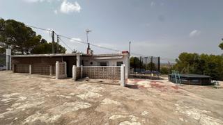Maison à Llombai. Casa de campo rústica en venta en llombai