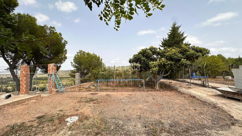 Foto b9f6a67e-7be3-445b-aff7-dfcc7a441d2d. Casa  de campo rústica en venta en Llombai