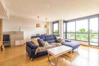 Appartement à Carlet. Ático exclusivo en carlet con terraza, vistas despejadas y todo