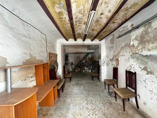 Local Comercial  Calle ramon buades. Casa almacen en centro de carlet