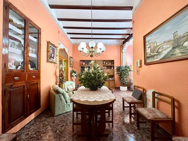 Foto 1320c79f-9b0c-4f07-835c-eb73e53aadb8. Maison avec parking dans Alberic