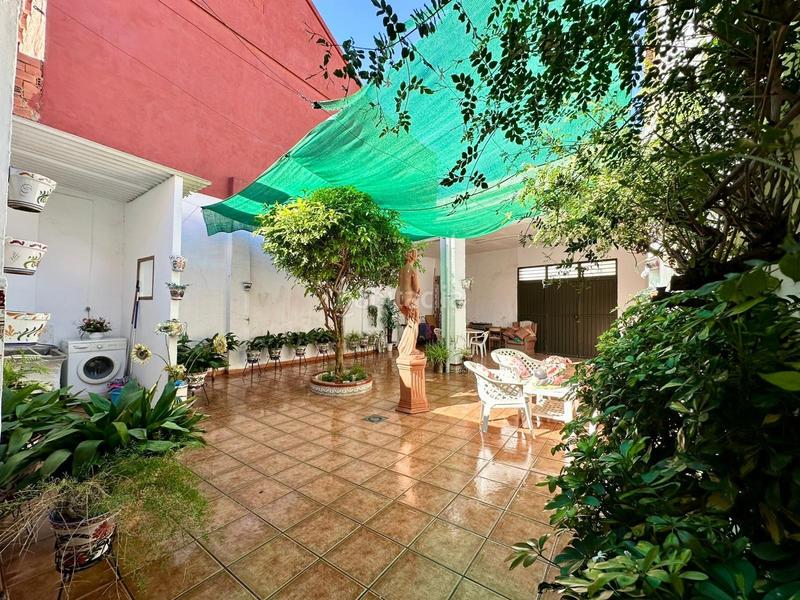 Foto 673c386f-0f88-49ca-9cf0-cbc9388c1207. Maison avec parking dans Alberic