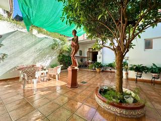 Casa a Alberic. Tu refugio de tranquilidad y luz con jardín privado