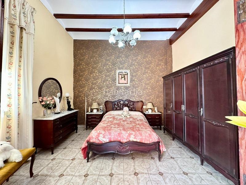 Foto eec4bcb6-471b-450d-82f5-b141961d6c47. Maison avec parking dans Alberic