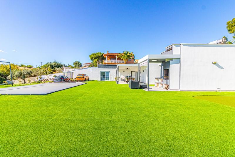 Foto 14d9613c-a32f-40cb-9a35-a32933444bb2. Chalet avec parking piscine dans Catadau