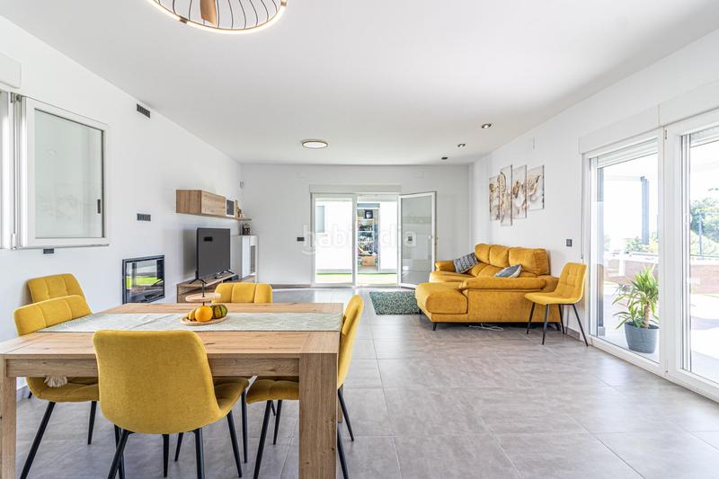 Foto 65e4e5b3-0d89-48ec-a109-37cd57821303. Chalet avec parking piscine dans Catadau