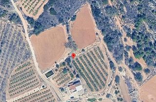 Maison à Tous. Casa de campo rústica con gran extensión de terreno en la parra