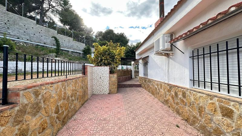 Foto a385a7b3-8724-4f13-a945-4a2db6edf560. Casa amb aparcament piscina a Carlet