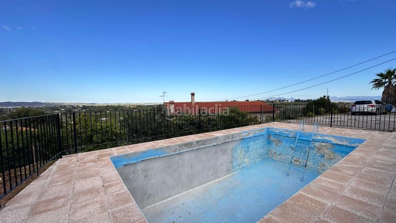 Foto f99a74d0-1465-494f-bdf8-4e2b40c7da77. Casa amb aparcament piscina a Carlet