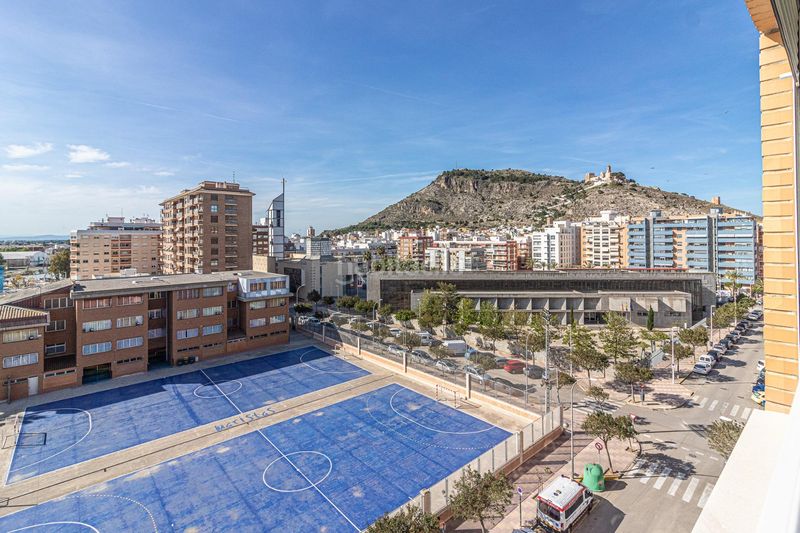 Foto 81813583-0dbe-41e7-bd9e-a5716c333a99. Pis amb aparcament a pueblo de Cullera Cullera