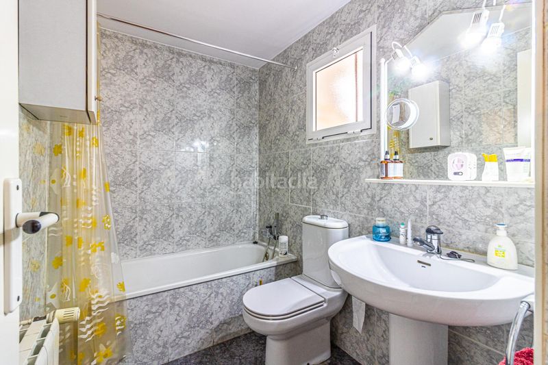 Foto 4b69d6eb-8fea-421d-b796-81412e75bb85. Casa adossada amb aparcament a Carlet