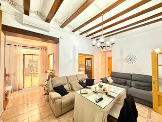 Maison à Villanueva de Castellón. Casa de dos plantas independientes, ideal para vivir o invertir