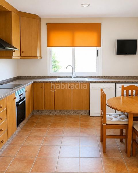 Foto b3b99fc7-b9f5-4fd2-8a00-9fba44b35796. Casa adossada amb calefacció aparcament a El Marenyet Cullera