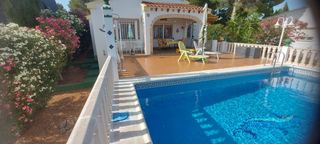 Chalet in Alginet. Chalet independiente en urbanización los lagos, alginet