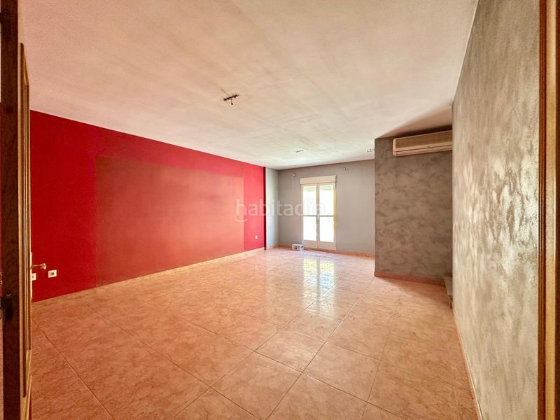 Foto 2c8a4c64-a74f-4992-8f00-ed8371920c4b. Casa adossada amb aparcament a Carlet