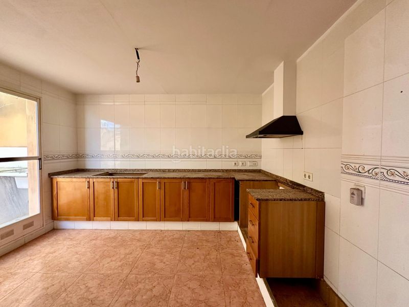 Foto 7a322956-e8cb-4cd0-bb54-f493c993721a. Casa adossada amb aparcament a Carlet