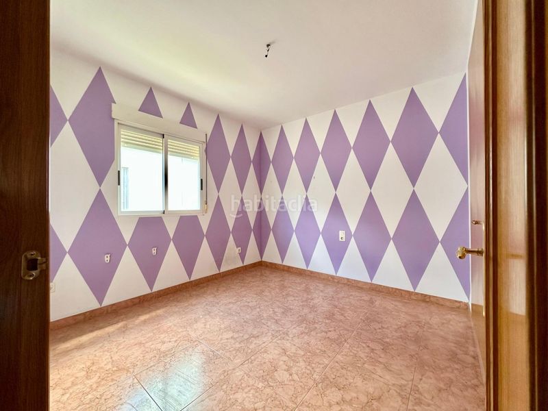 Foto b7636454-1509-4233-b83a-e084ec136b3a. Casa adossada amb aparcament a Carlet