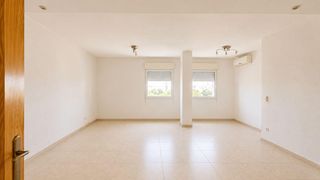 Flat in Massalavés. Amplia vivienda en venta en massalavés  espacio, luz y muchas po