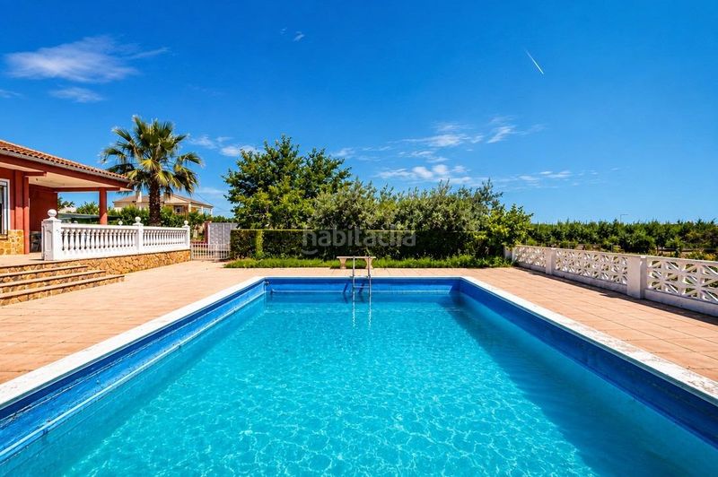 Foto 8e7b9a9b-476e-4558-b25f-9076dd608f17. Xalet amb aparcament piscina a Carlet