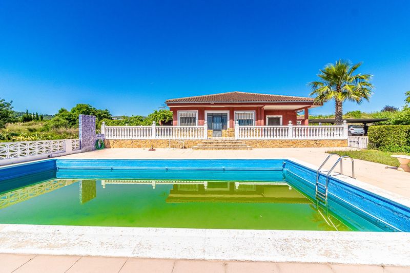 Foto b3c99f19-d80e-4f9d-a493-ddd645883189. Xalet amb aparcament piscina a Carlet
