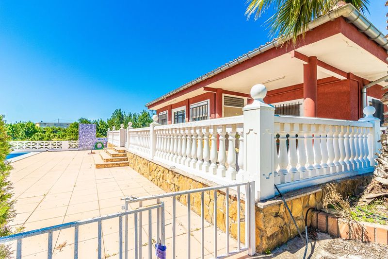 Foto da2fe2d8-0e8d-4448-ba65-e292b9876bb1. Xalet amb aparcament piscina a Carlet