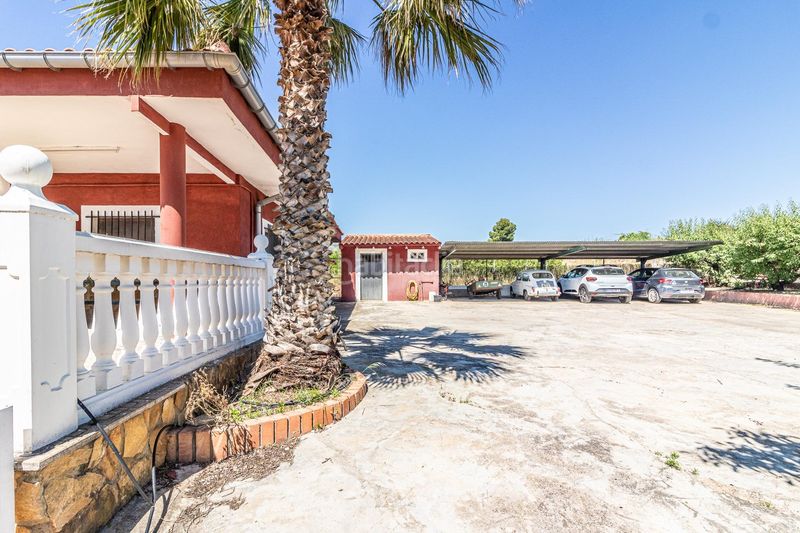 Foto f6177e8d-37ca-486f-8ef2-0b19b380e402. Xalet amb aparcament piscina a Carlet