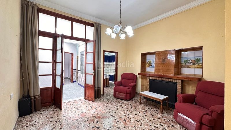 Foto f3b5bcda-ed12-4903-a488-542bd589c528. Casa amb aparcament a Carlet