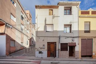 Casa a Tavernes de la Valldigna. Gran oportunidad de inversión o vivienda familiar en tavernes de