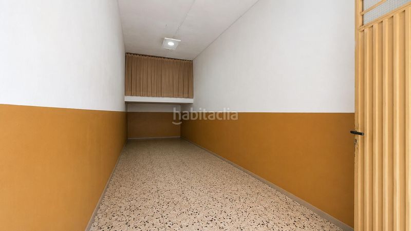 Foto 09204ed9-a2c4-42b2-9ffa-7d0e35e58f96. Aparcament cotxe a Carlet