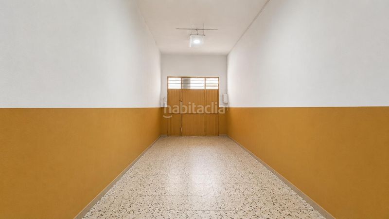 Foto 9a98aa80-0ddd-4c02-88d4-2ab968d83bd6. Aparcament cotxe a Carlet