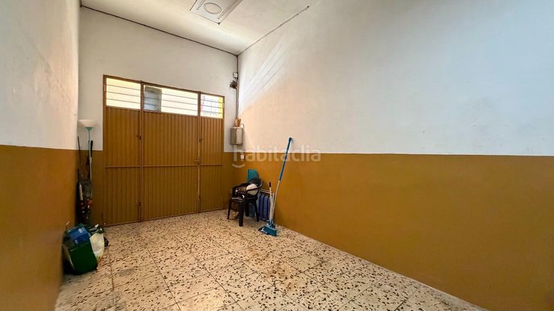 Foto e84918a5-c781-4043-9a5a-232bc2b2a449. Aparcament cotxe a Carlet
