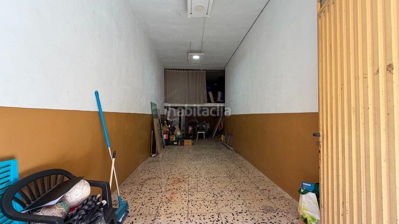 Foto f7dbd410-11f6-4561-ab70-46ece48e54cd. Aparcament cotxe a Carlet