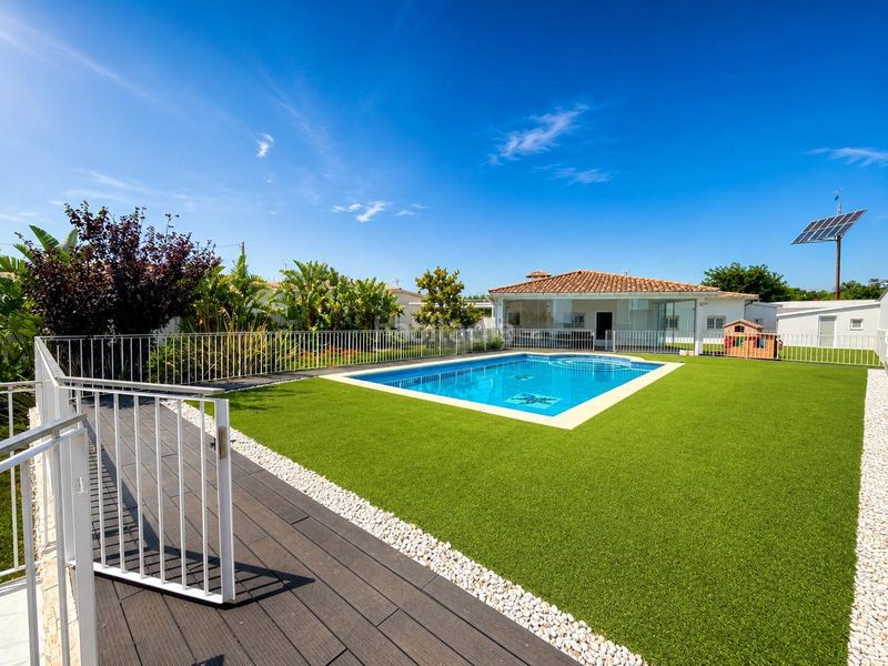 Foto 672c0df7-a511-4977-946a-14385b9ea737. Xalet amb calefacció aparcament piscina a Carlet