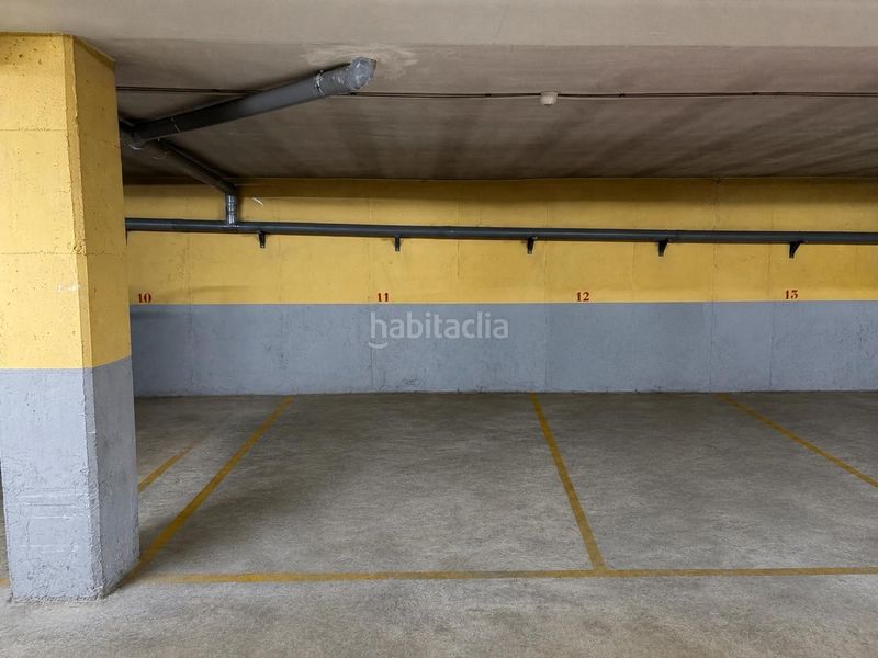 Foto ae432a91-b5ad-49e6-ae89-b3b3acc02b27. Aparcament cotxe a Xàtiva
