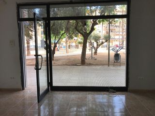 Locale commerciale in Carlet. Local comercial reformado en venta en carlet