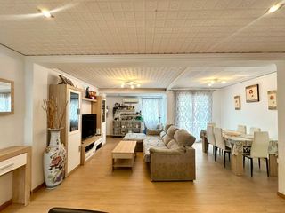 Appartement à Carlet. Piso de 3 habitaciones en carlet  balcón  listo para entrar a vi
