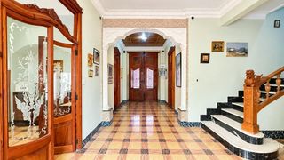 Maison à Manuel. Casa señorial en venta en manuel  399 m2, techos altos y múltipl