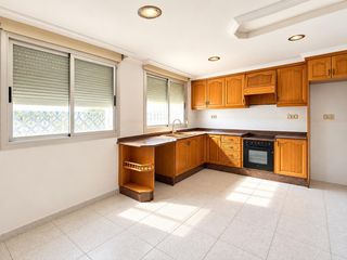 Appartement à Silla. Increible piso en silla