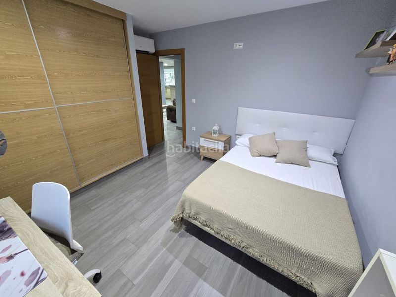 Foto 180d03ee-d8d9-4c26-a042-20c039e1045f. Casa , los balcones, chalet de 130 m2, totalmente reformado, 4 dormitorios, 2 baños, 400 m2 de parcela, piscina privada, park en Torrevieja