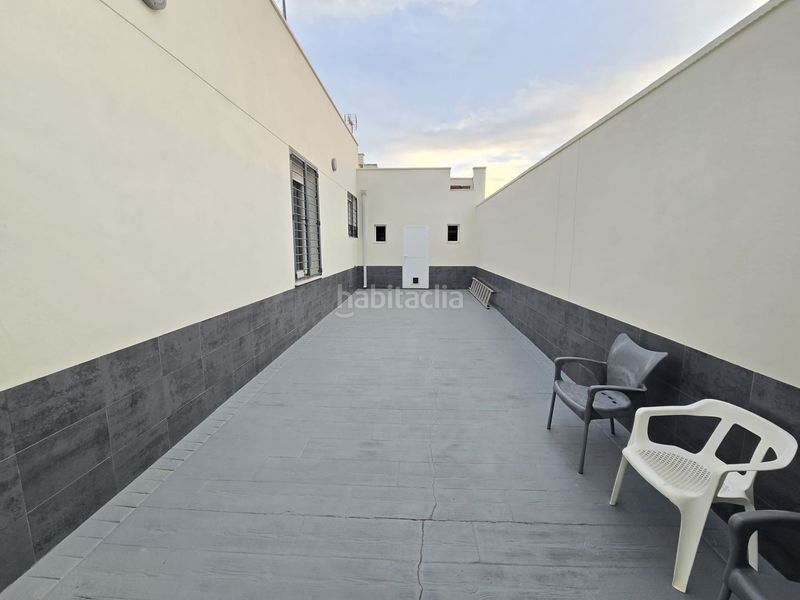 Foto 2709a45b-ee73-4534-b640-904d2ad9770f. Casa , los balcones, chalet de 130 m2, totalmente reformado, 4 dormitorios, 2 baños, 400 m2 de parcela, piscina privada, park en Torrevieja