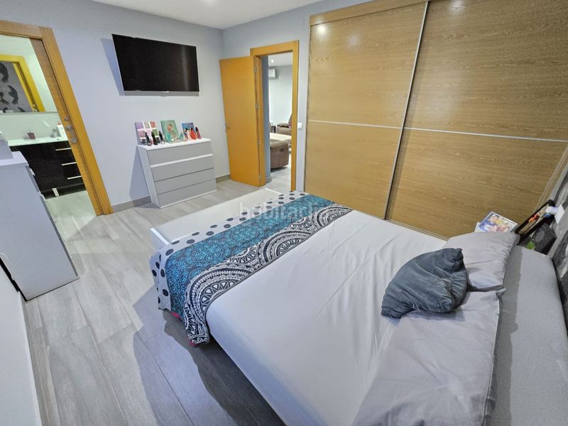 Foto 3a81003d-e260-4f43-a989-c42e4657ec89. Casa , los balcones, chalet de 130 m2, totalmente reformado, 4 dormitorios, 2 baños, 400 m2 de parcela, piscina privada, park en Torrevieja