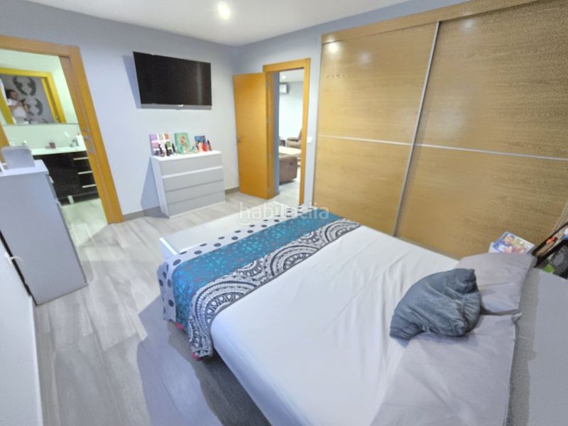 Foto 8023e1c8-4ce0-48fb-8636-7fc2b2d20719. Casa , los balcones, chalet de 130 m2, totalmente reformado, 4 dormitorios, 2 baños, 400 m2 de parcela, piscina privada, park en Torrevieja