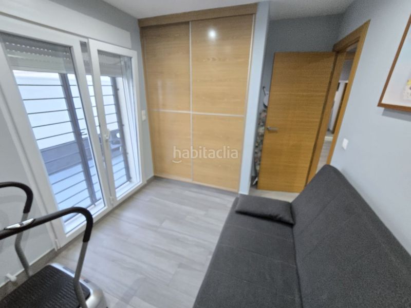 Foto 90f8ff8b-543b-4ea7-b3eb-a0cb7b0f26ed. Casa , los balcones, chalet de 130 m2, totalmente reformado, 4 dormitorios, 2 baños, 400 m2 de parcela, piscina privada, park en Torrevieja