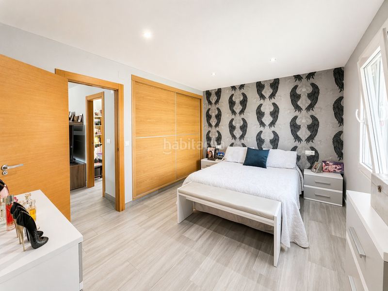 Foto a7dd806a-d5ae-4213-b919-24ff18675ba1. Casa , los balcones, chalet de 130 m2, totalmente reformado, 4 dormitorios, 2 baños, 400 m2 de parcela, piscina privada, park en Torrevieja