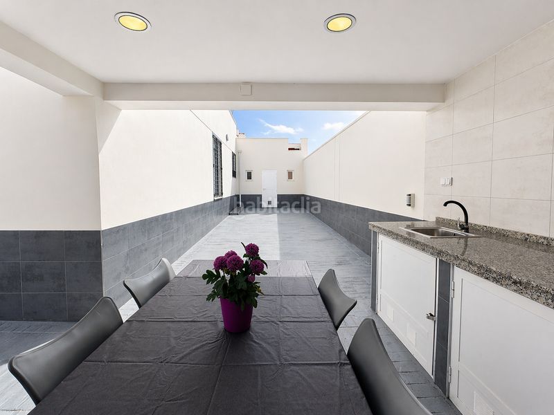 Foto dc252843-cbc7-417b-8506-2a1ef53707b9. Casa , los balcones, chalet de 130 m2, totalmente reformado, 4 dormitorios, 2 baños, 400 m2 de parcela, piscina privada, park en Torrevieja