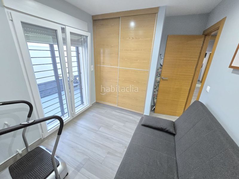 Foto ed035f17-d460-4fdb-924e-5f3d03f91023. Casa , los balcones, chalet de 130 m2, totalmente reformado, 4 dormitorios, 2 baños, 400 m2 de parcela, piscina privada, park en Torrevieja